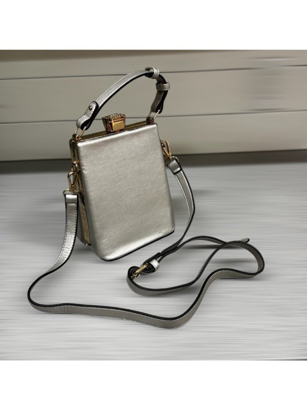 Isabelle Bag Y2K Champ Purse Nwot Silver Gold Vegan Leather